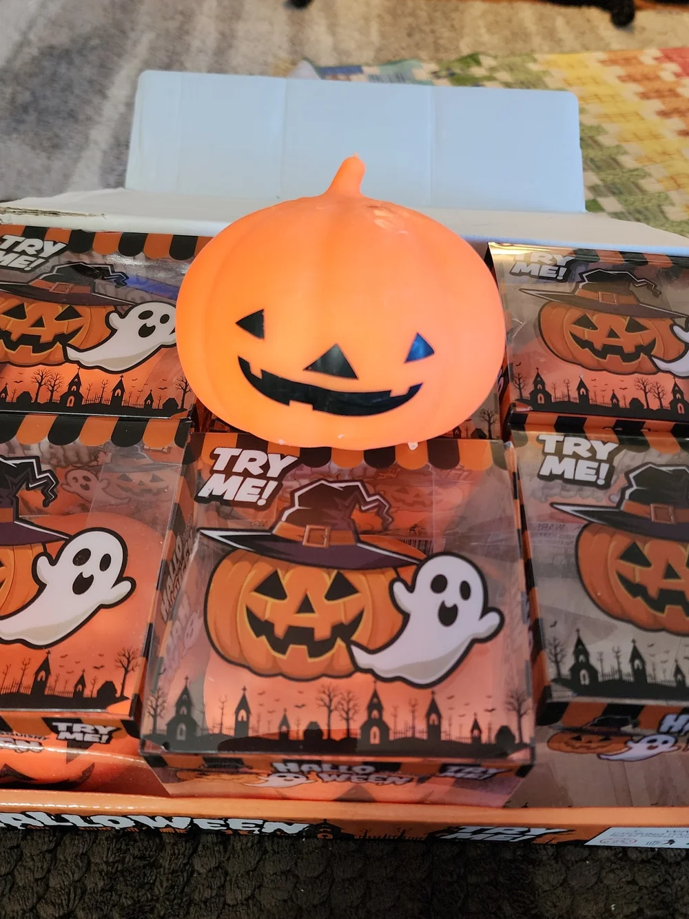 6 HALL0WEEN Pumpkins. NEW